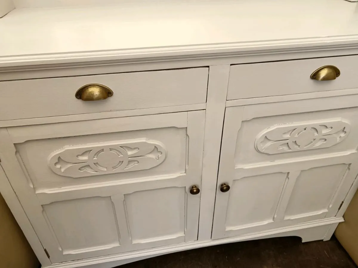 Dresser - Image 1