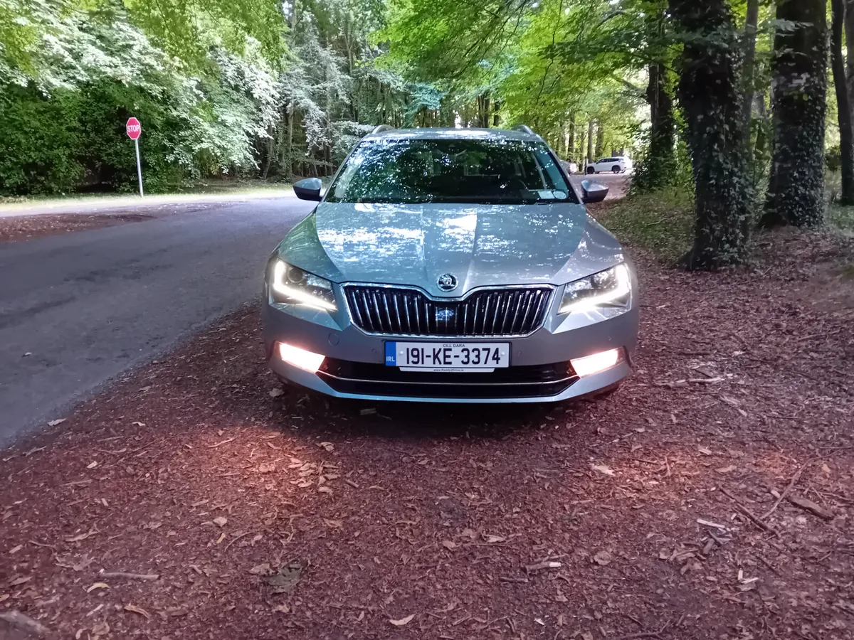 191 SKODA SUPERB 2.0TDI 150 BHP 6 SPEED ESTATE - Image 2