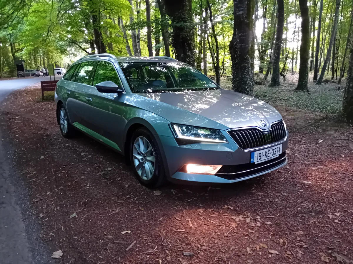 191 SKODA SUPERB 2.0TDI 150 BHP 6 SPEED ESTATE - Image 3