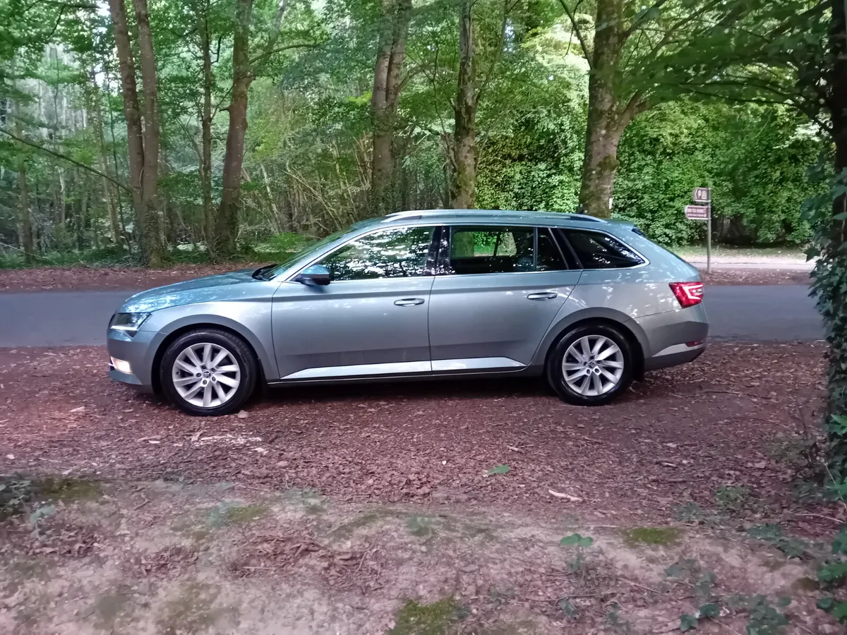 191 SKODA SUPERB 2.0TDI 150 BHP 6 SPEED ESTATE - Image 4