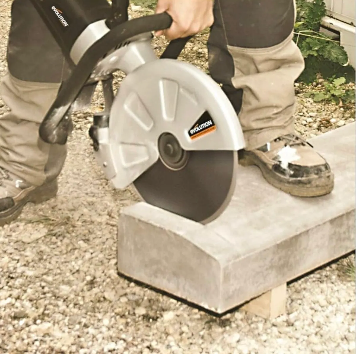 EvolutionCONSAW 305MM 2400W 230V - Image 2