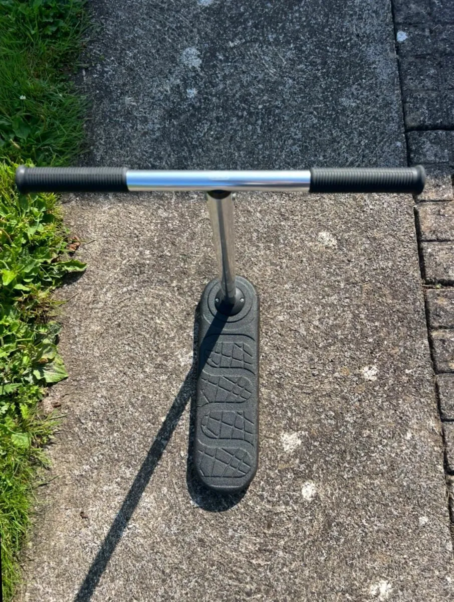 Trampoline scooter - Image 2
