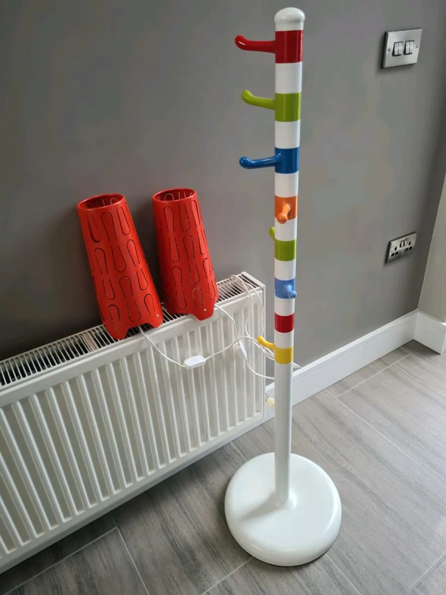 Kids coat stand & 2 bedside locker lamps.