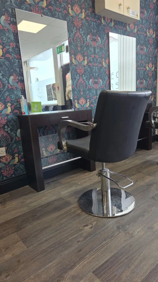Salon basins & furniture - Image 4