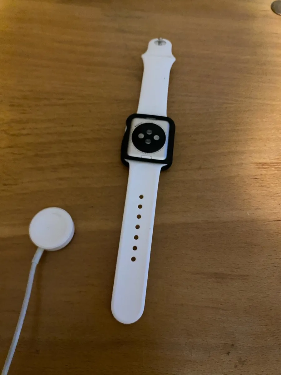 Apple Watch Series 3 - Image 2