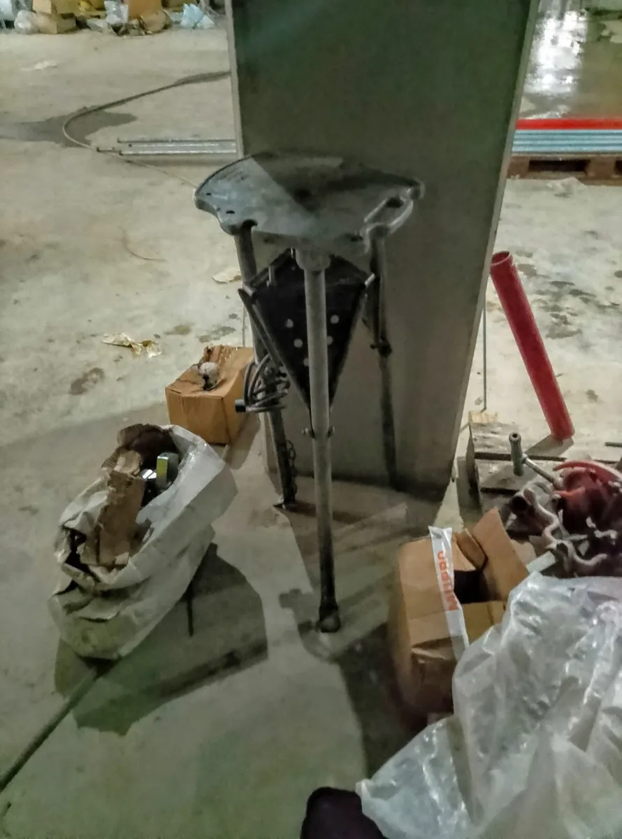 RIDGID 300 Threading Machine + Groover and more - Image 3