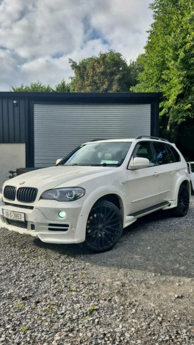 2008 BMW X5 CREW CAB  WITH FULL BODYKIT DOE AN TAX - Image 2