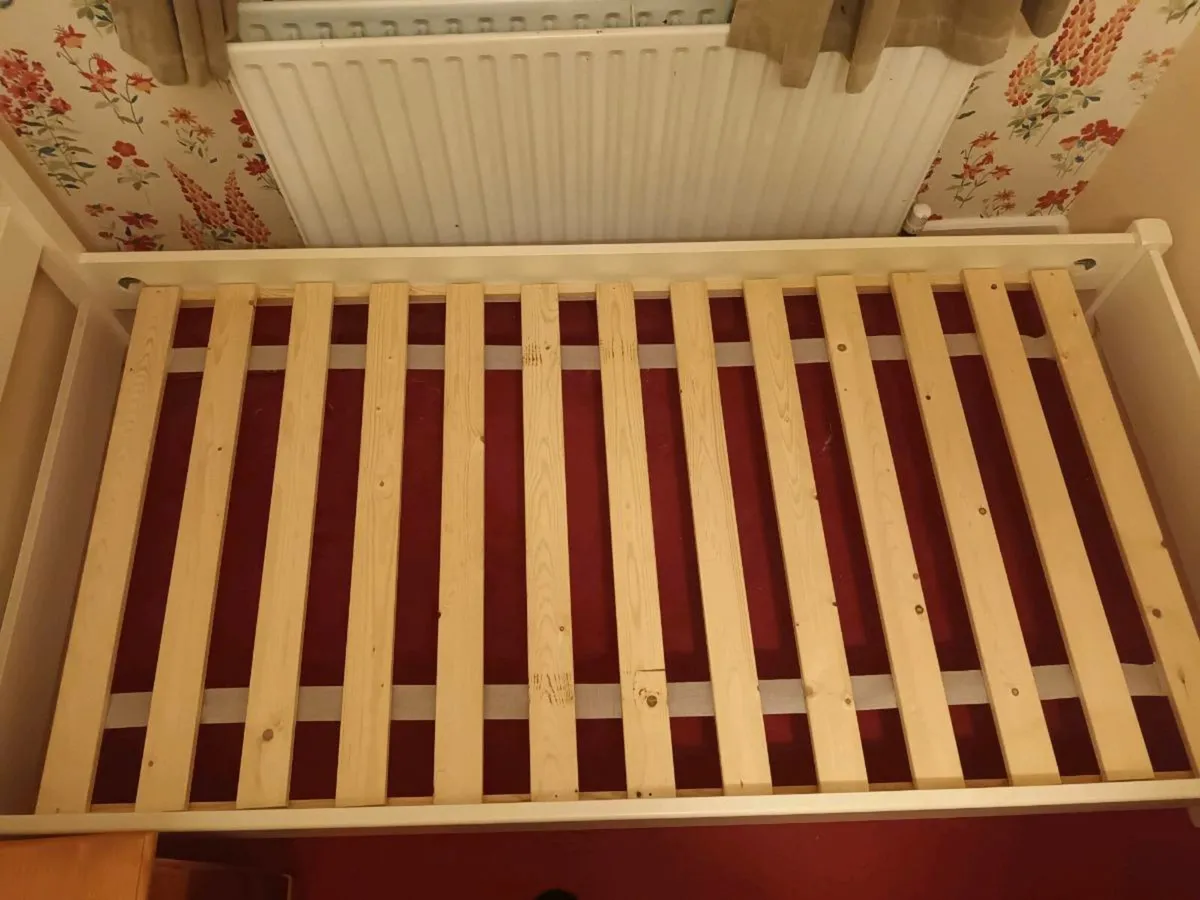 Single bed - Image 3