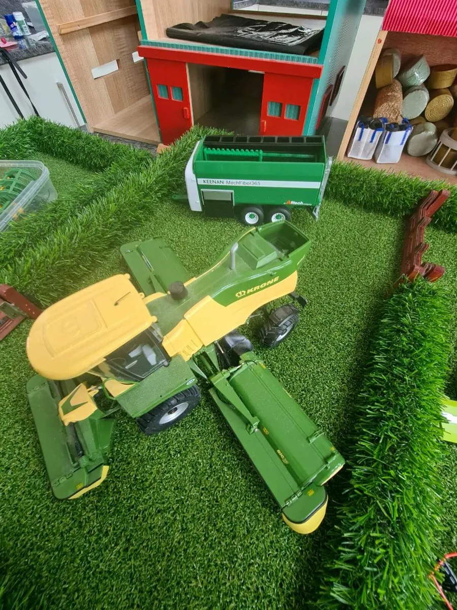 Farm Machinery, sheds, Fields & Silage Pits. - Image 4