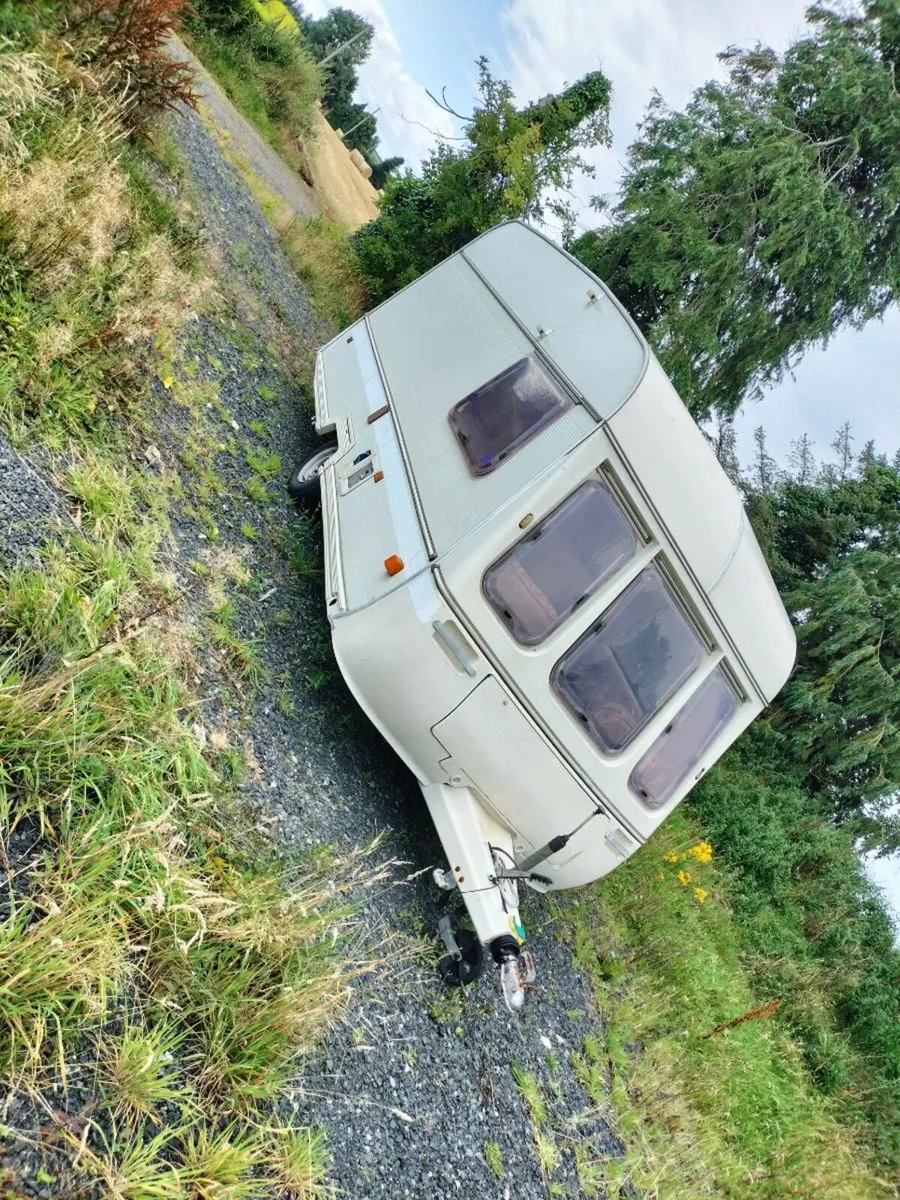 4 Birth Caravan - Image 1