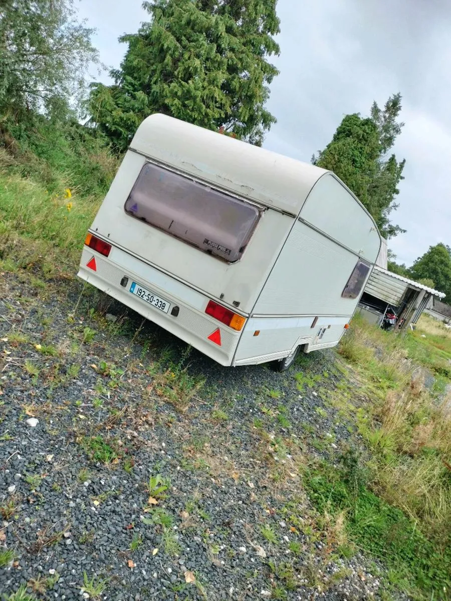 4 Birth Caravan - Image 3