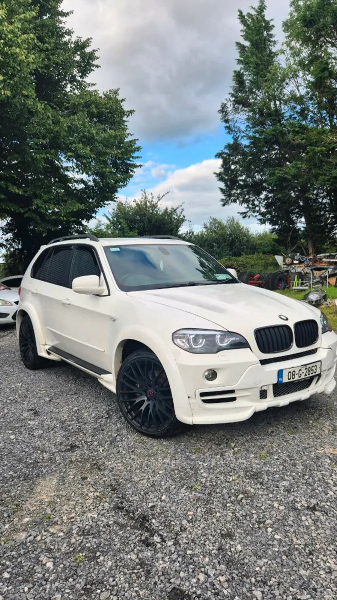 2008 BMW X5 CREW CAB  WITH FULL BODYKIT DOE AN TAX - Image 4