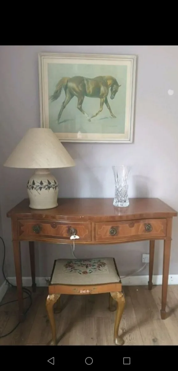 Console Table / Upholstered Stool / Pottery Lamp