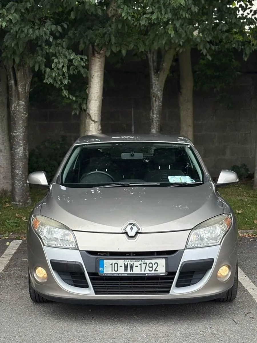 2010 Renault Megane - Image 2