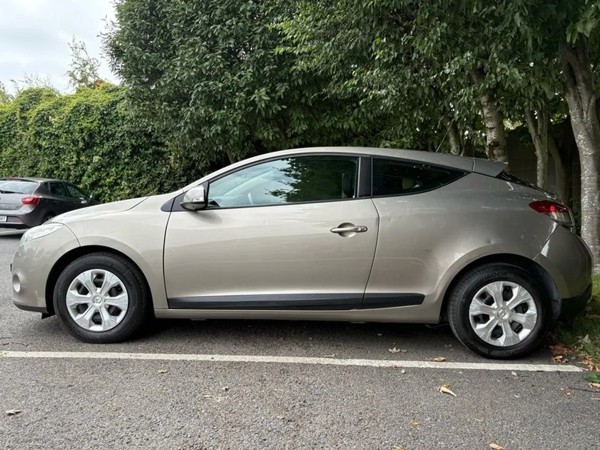 2010 Renault Megane - Image 3