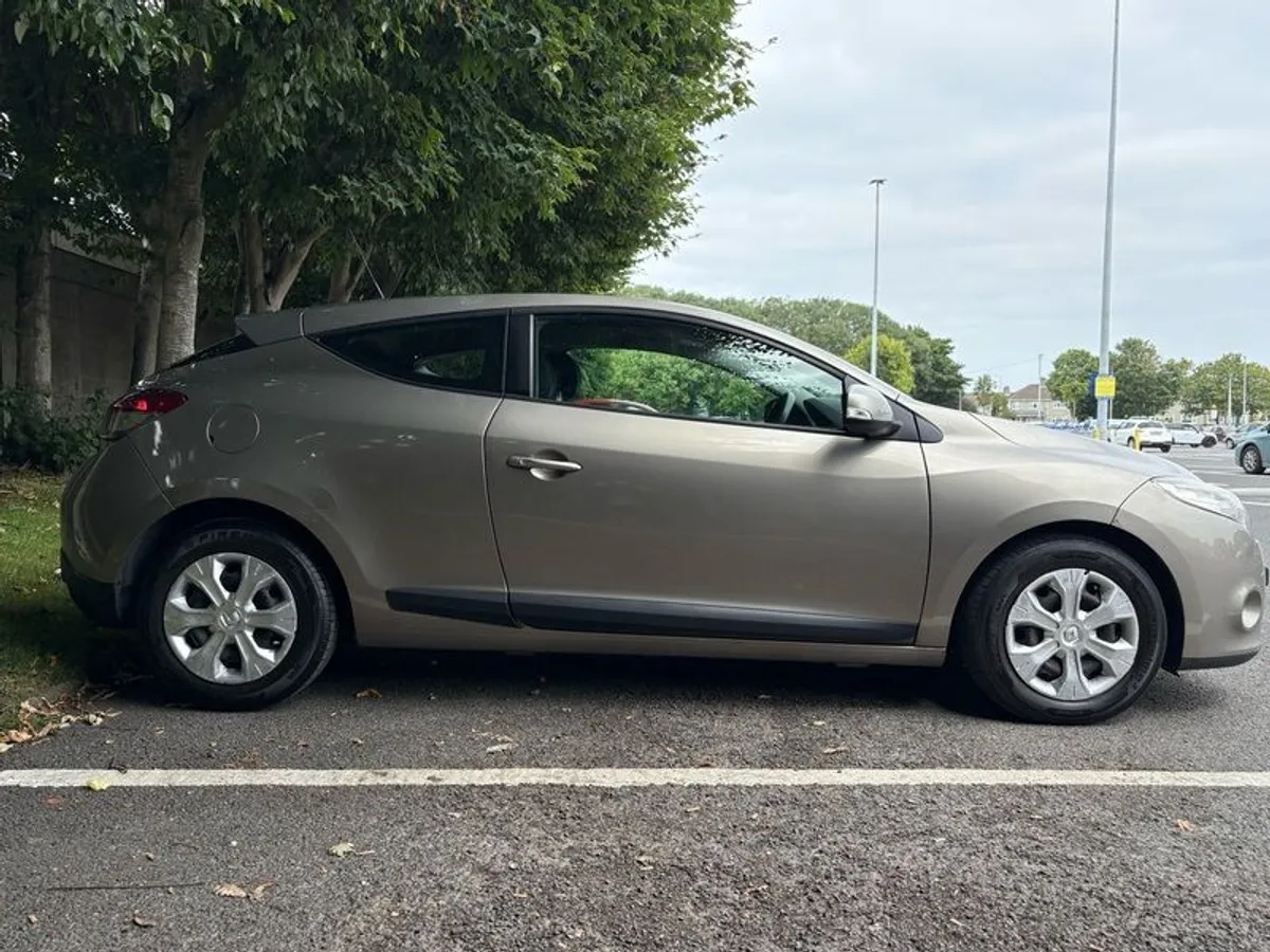 2010 Renault Megane - Image 4