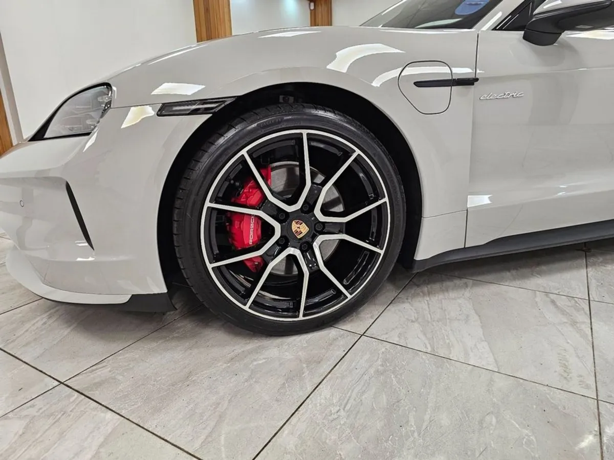 Porsche Taycan New Model // 4S Sport Turismo - Image 3