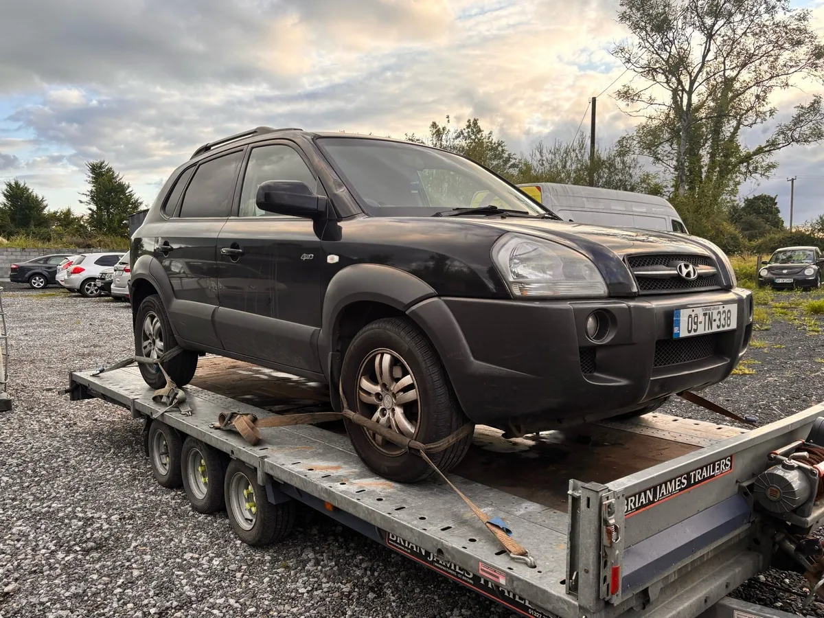09 Hyundai tuscon for breaking - Image 1