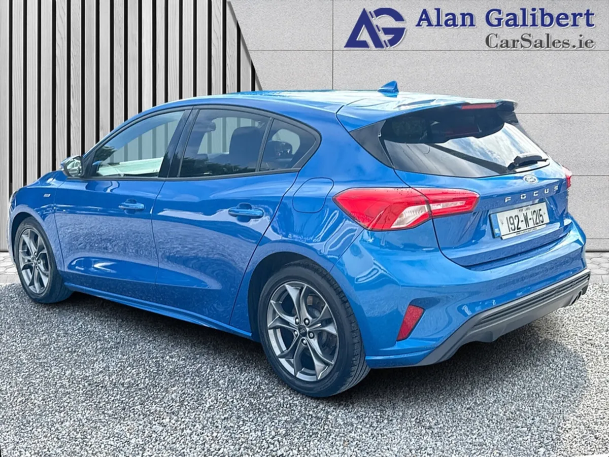 Ford Focus 2.0 TDCI ST-LINE 150PS 5 5DR - Image 2