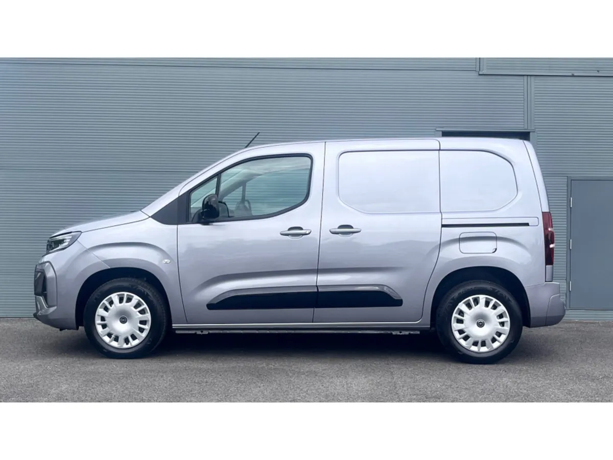 Opel Combo Komfort Model | 1.5 - 100 BHP | Diesel - Image 2