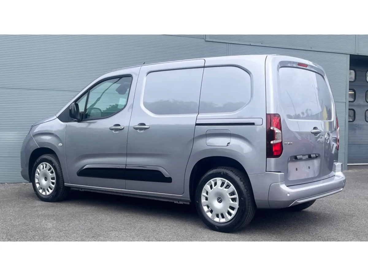 Opel Combo Komfort Model | 1.5 - 100 BHP | Diesel - Image 4