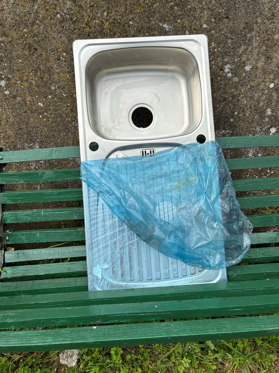 Kitchen sink - Image 1
