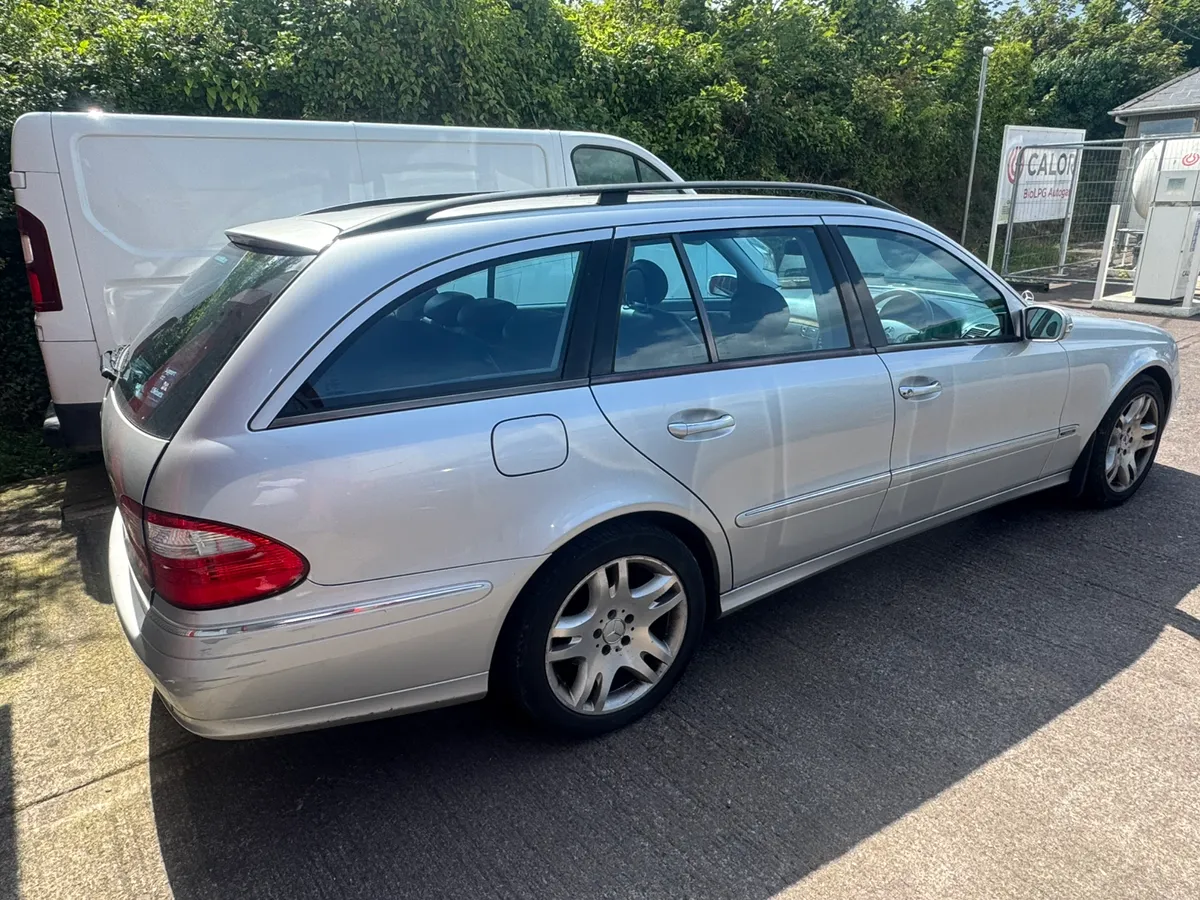 04 Mer e270 diesel low miles - Image 3