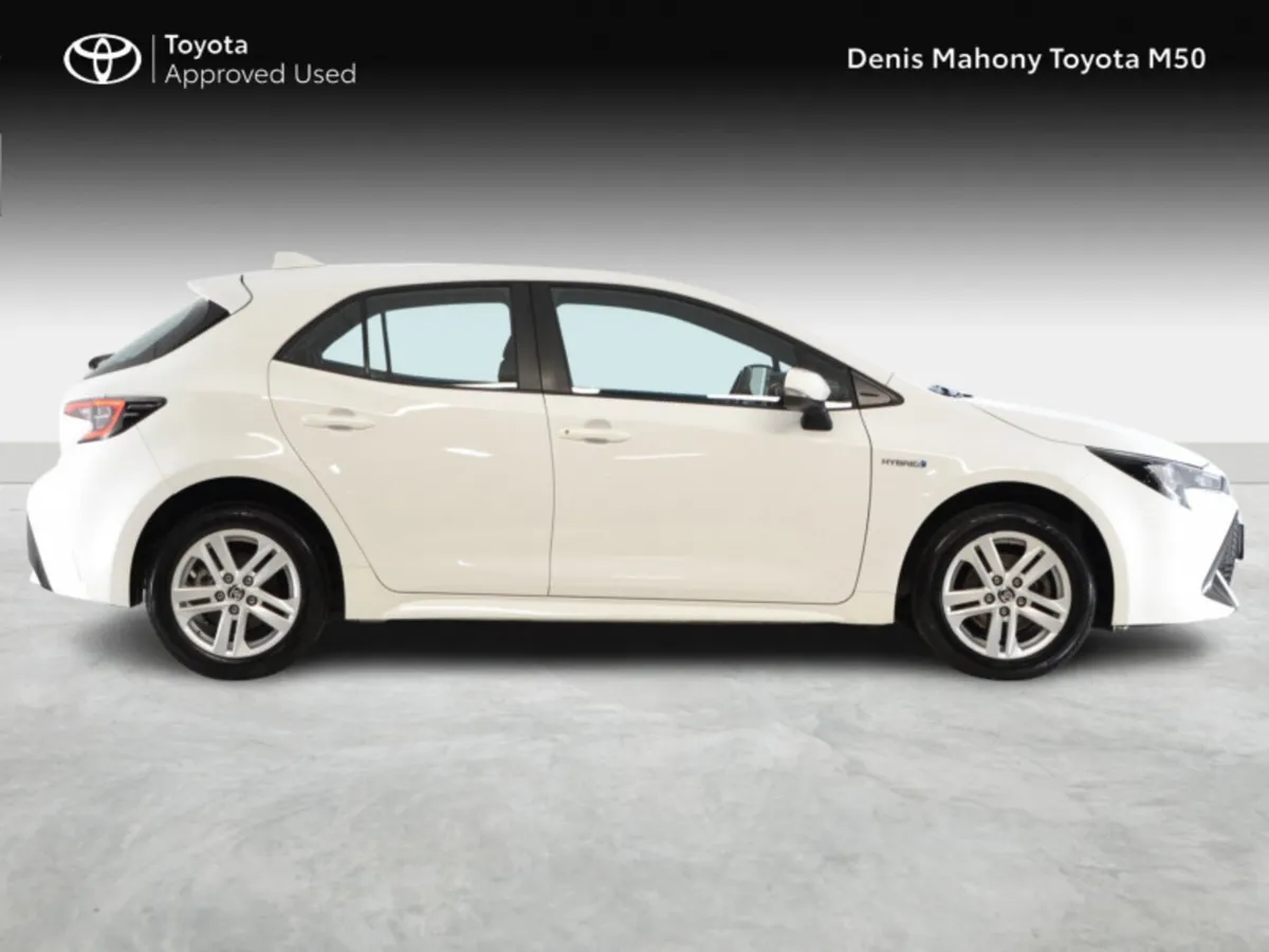 Toyota Corolla Hybrid Luna Hatchback Auto - Image 3