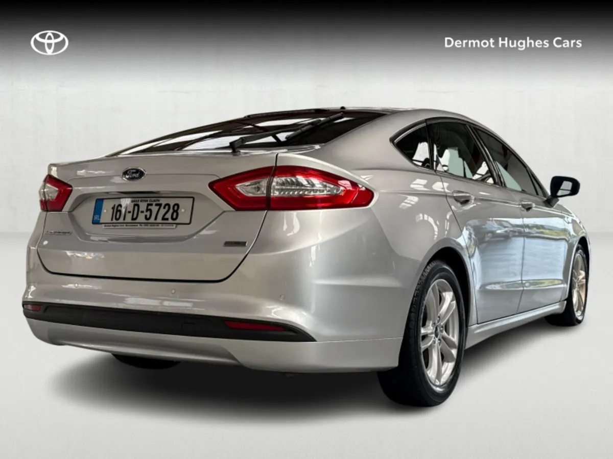 Ford Mondeo ZETEC 5DR 1.5 TDCI 120PS 4DR - Image 2