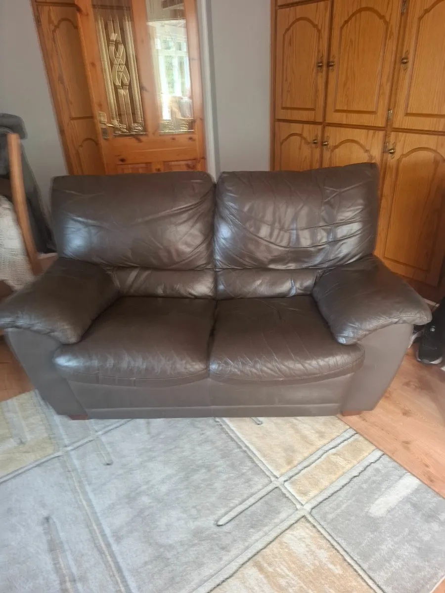 Leather couch - Image 3