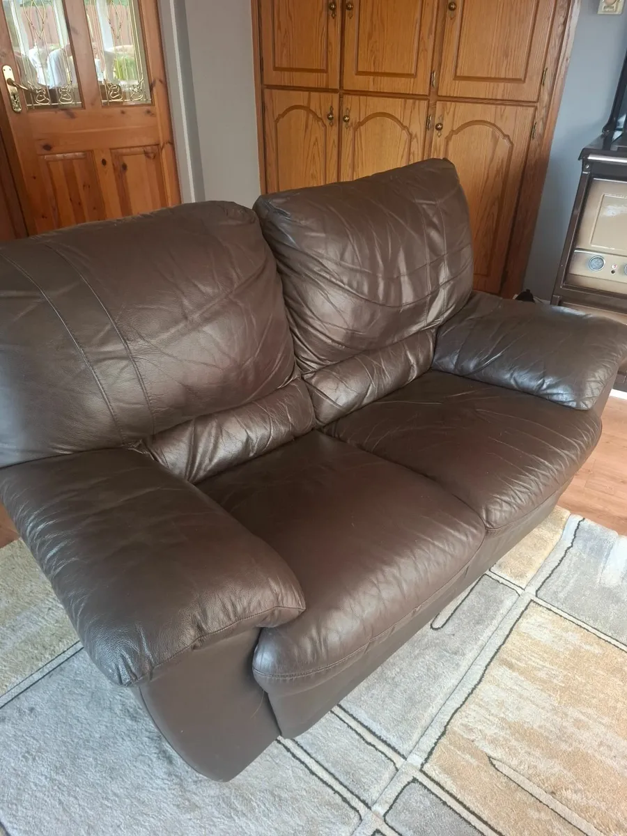 Leather couch - Image 4