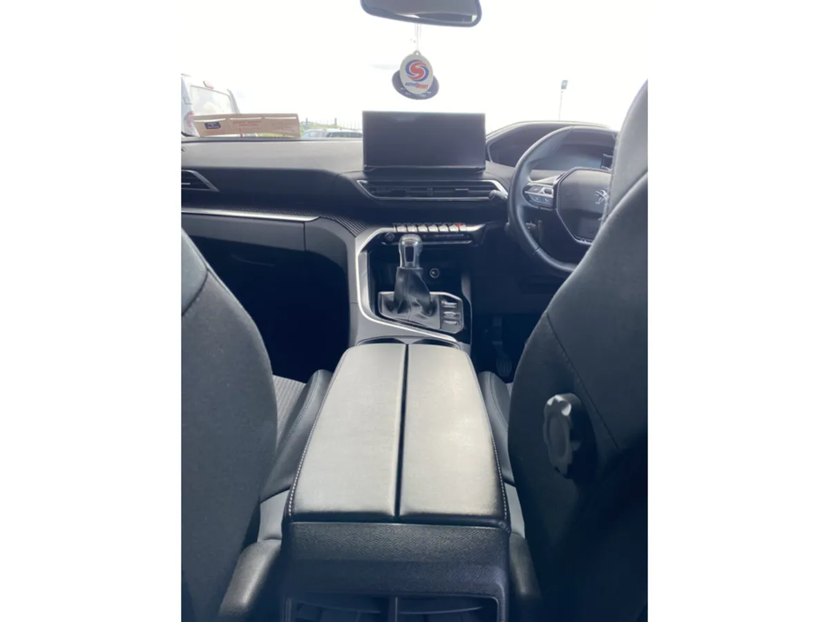 Peugeot 3008 ALLURE BLUEHDI S/S - Image 4