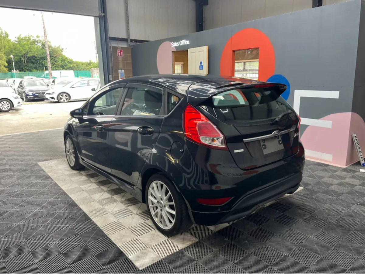 Ford Fiesta 1.0 PETROL / 87k KMs / REVERSE CAMERA - Image 4