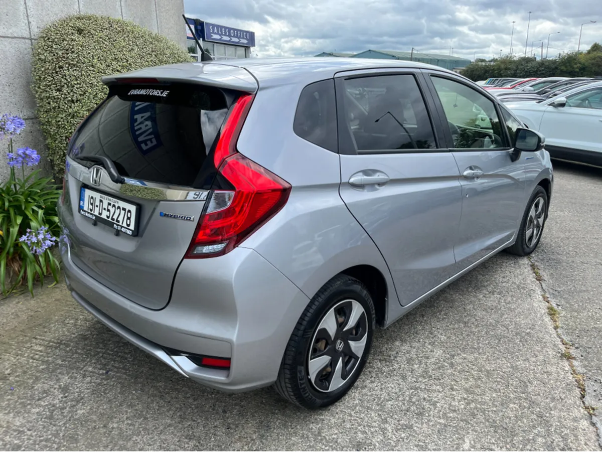 Honda Fit AUTOMATIC HYBRID 1.5 PETROL - Image 4