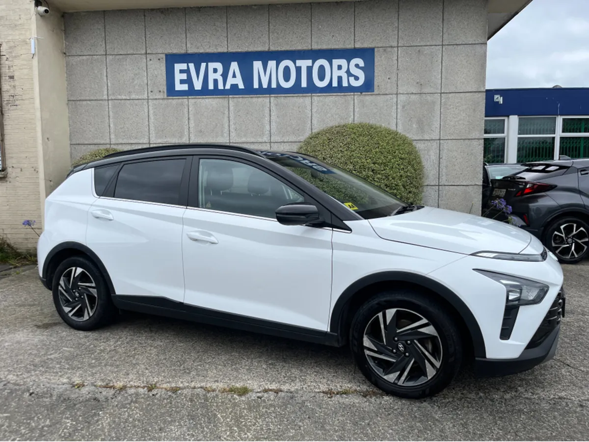 Hyundai Bayon EXECUTIVE 2-TONE 1.2 PETROL //HEATED - Image 3