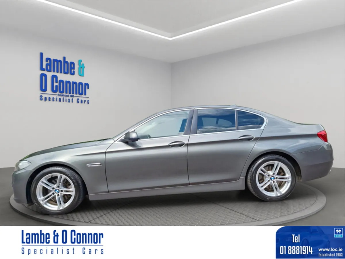 BMW 5-Series 520D  SE  AUTO *** GREY MET / BLACK L - Image 2