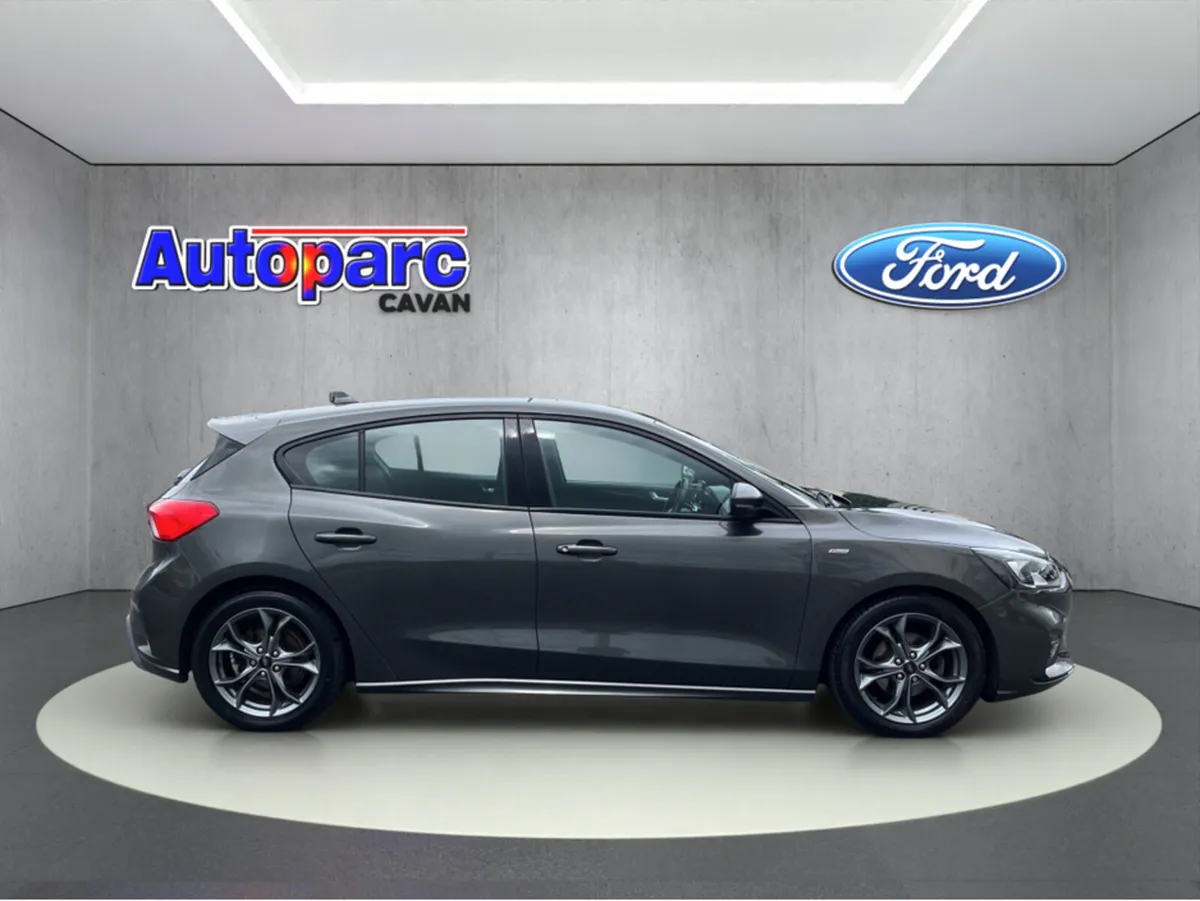 Ford Focus ST-LINE 5DR 1.5 TD 120 S6.2 M6 4DR - Image 2