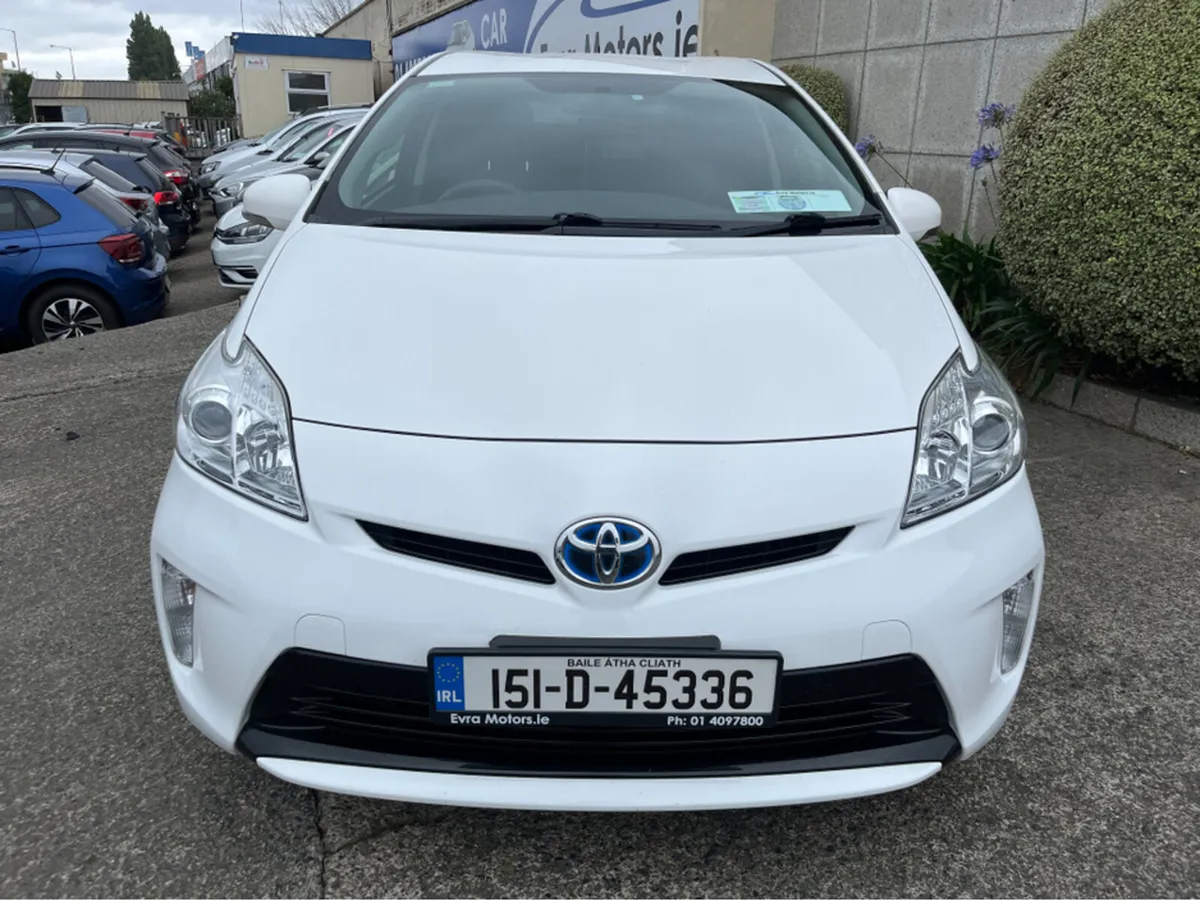 Toyota Prius AUTOMATIC HYBRID 1.8 PETROL - Image 2