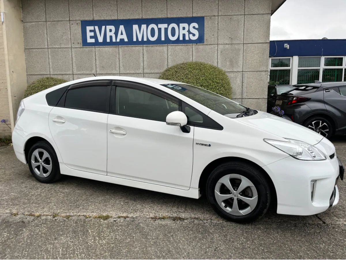 Toyota Prius AUTOMATIC HYBRID 1.8 PETROL - Image 3