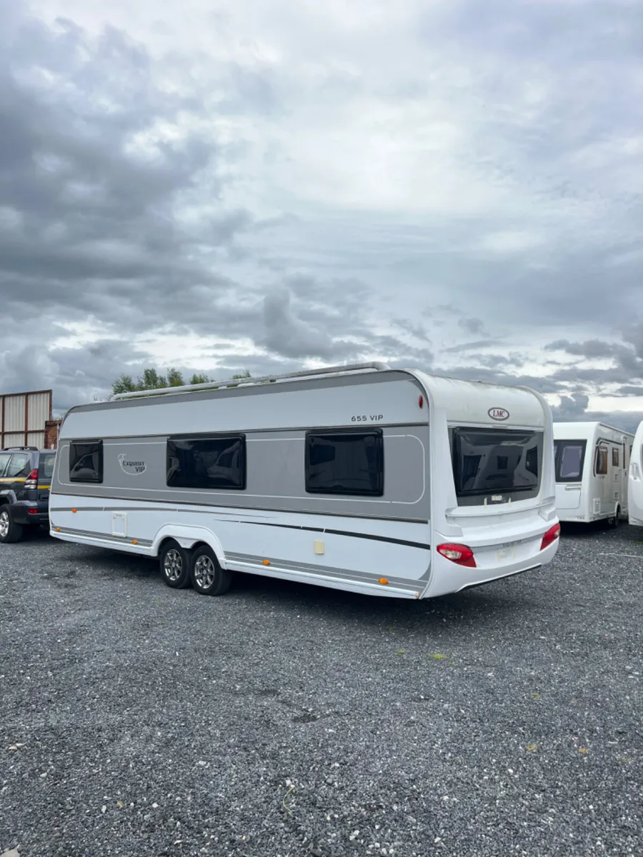 2016 Lmc 6 Berth Fixed Bed Caravan - Image 3