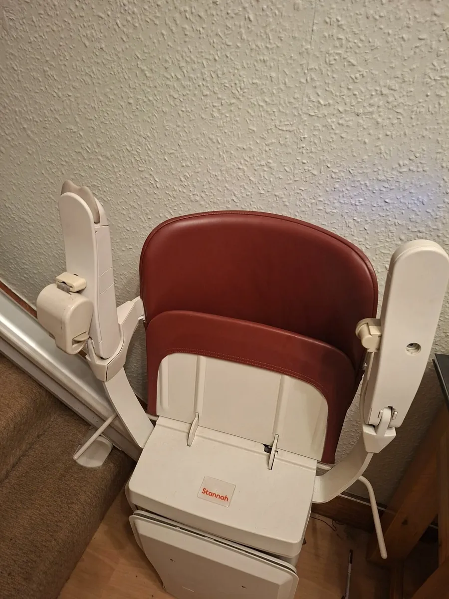 STAIR LIFT - Image 1