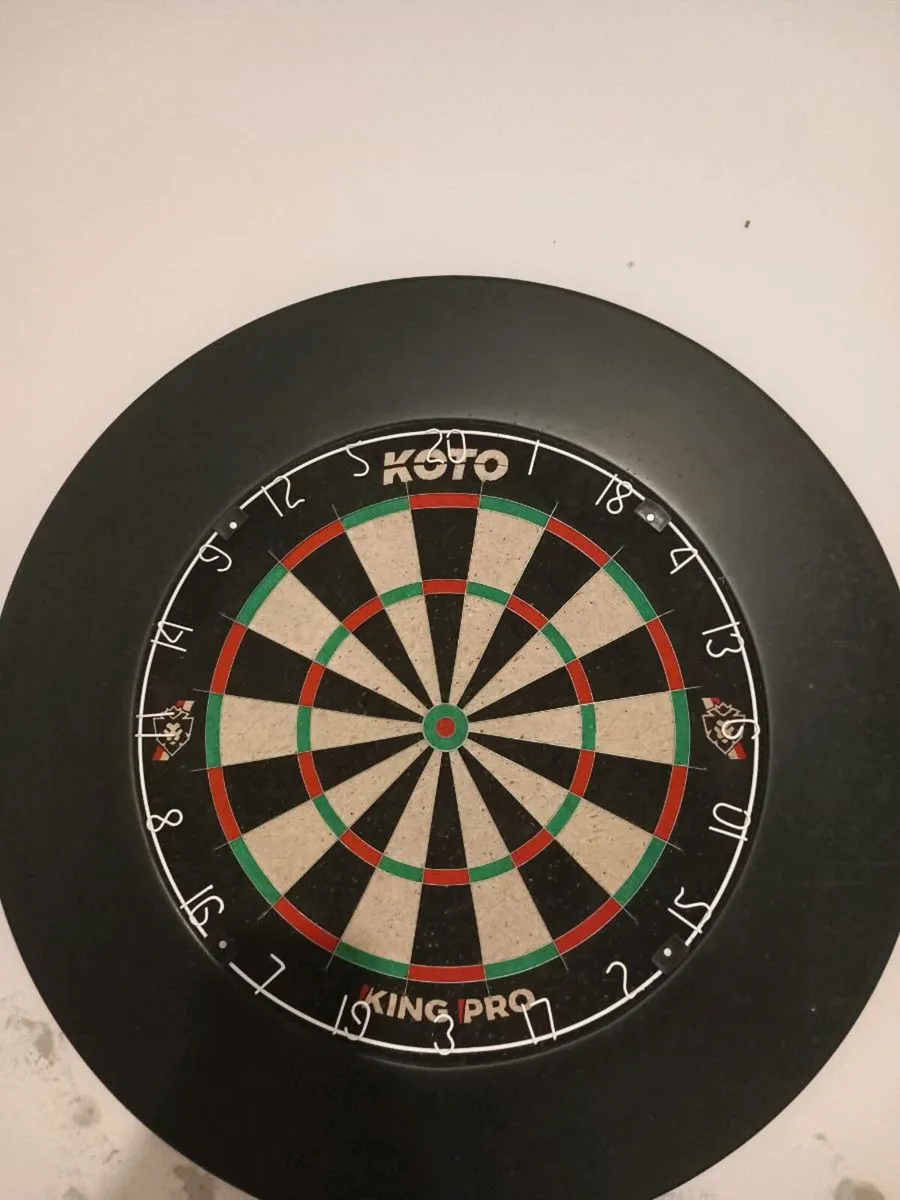 Darts board and surround