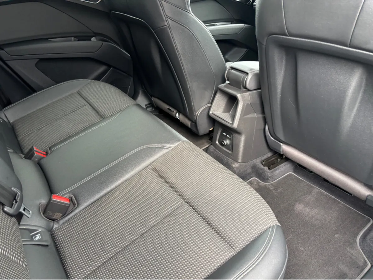 Audi Q4 e-tron 35 E-TRON S LINE 4DR AUTO 50 - Image 4