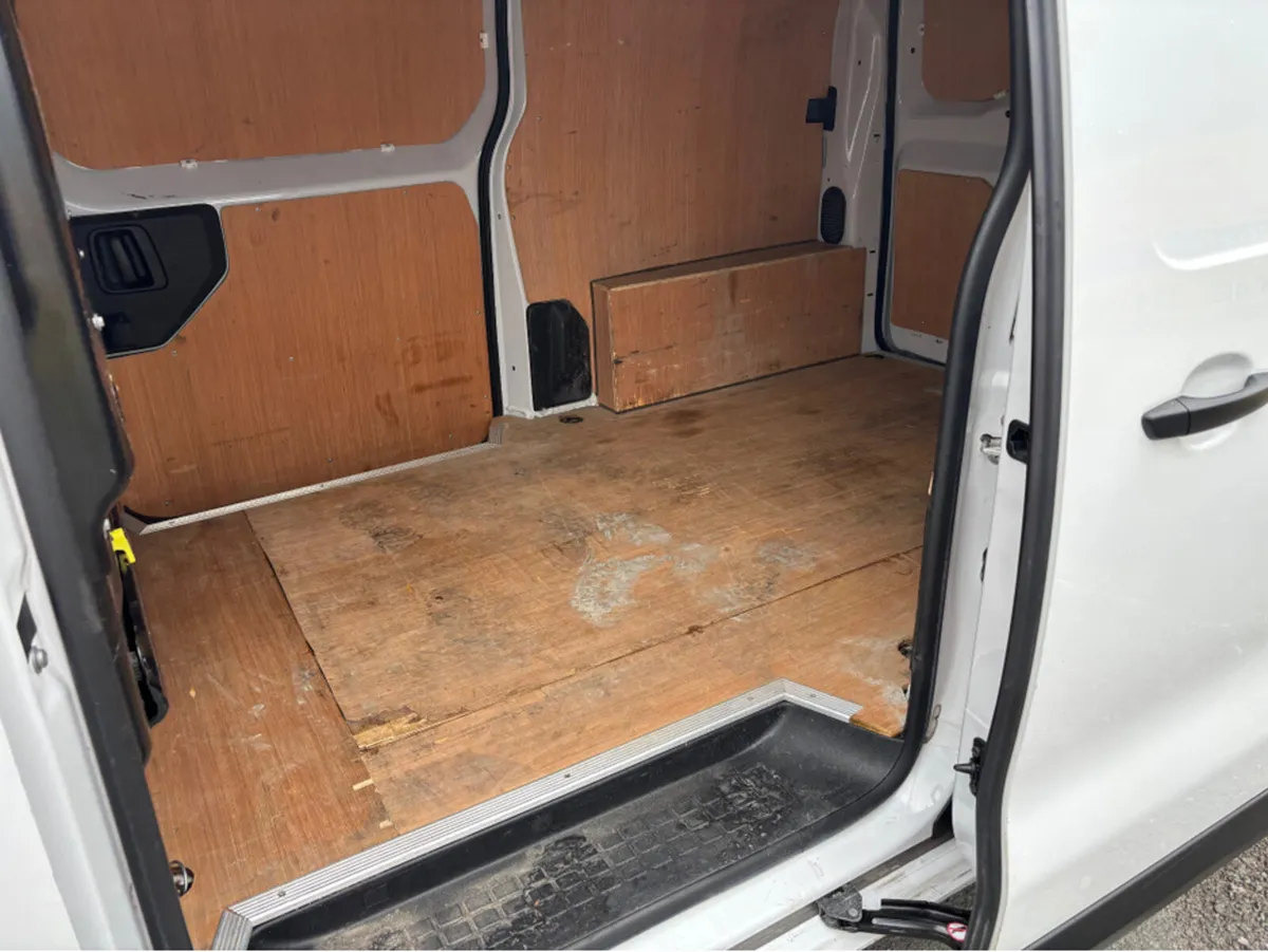 Fiat Scudo 1.5 swb 3 seater 6 speed - Image 3