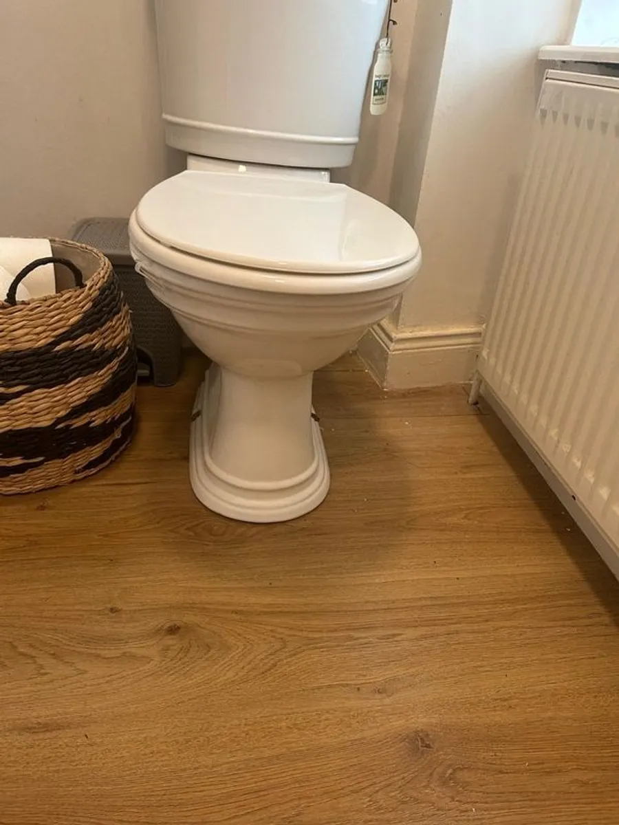 Victorian style toilet pedestal and basin taps - Image 1