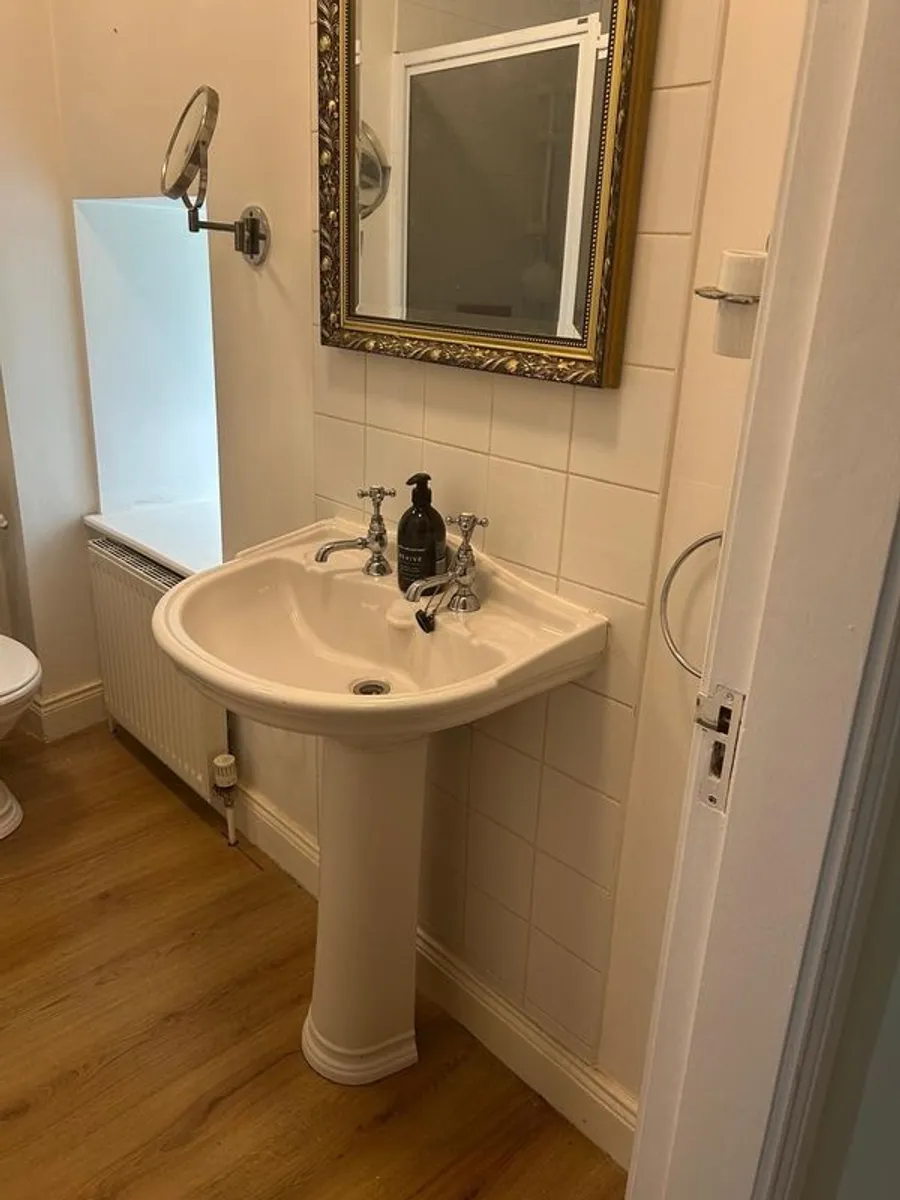 Victorian style toilet pedestal and basin taps - Image 3