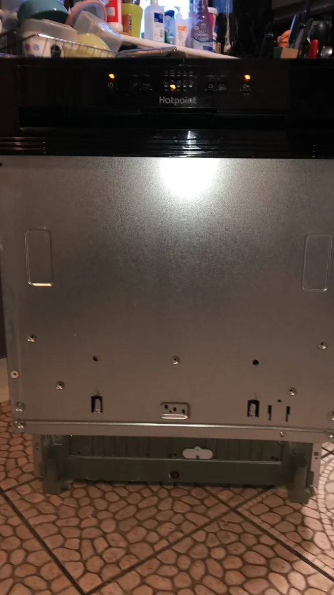 Hotpoint Semi-Integrated Dishwasher. - Image 4