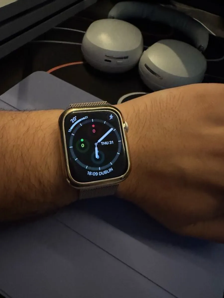 Apple Watch Series 9 Like New - Image 1