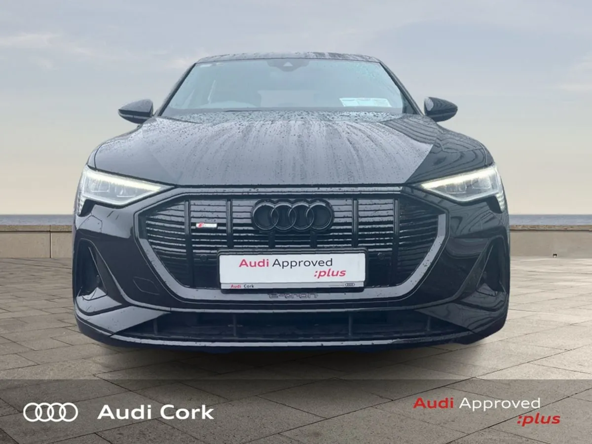 Audi E-Tron 55 300KWH Quattro S-line Automatic Bl - Image 2