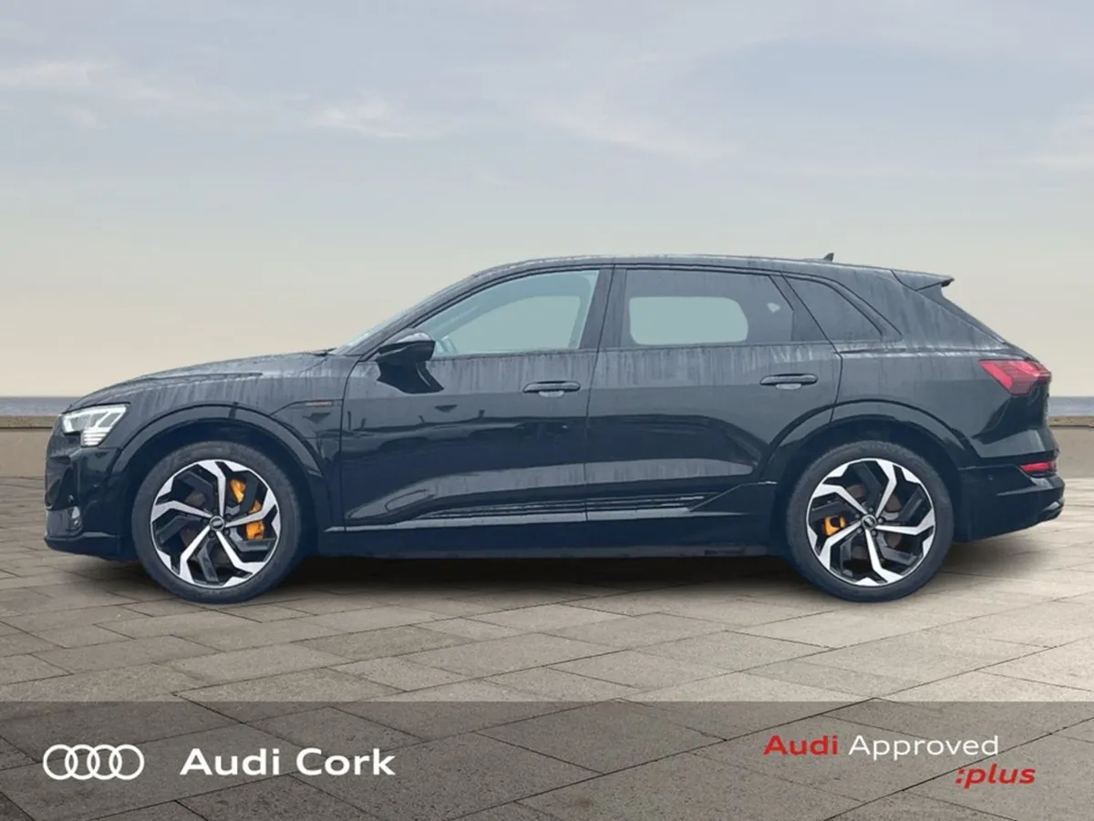 Audi E-Tron 55 300KWH Quattro S-line Automatic Bl - Image 4